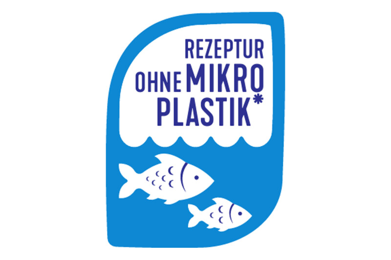 Blaues Logo mit zwei weißen Fischen und der Aufschrift "Rezeptur ohne Mikroplastik*".
