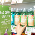 Für mehr Orientierung im Siegel-Dschungel und um nachhaltigere Produkte schneller finden zu können, gibt es bei BIPA das grüne Etikett.