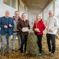 Manfred Söllradl (Geschäftsführer von „Die Eiermacher“), Renate und Andreas Kaiser (Bio-Landwirte in Gramastetten im Mühlviertel), Klaudia Atzmüller (Ja! Natürlich Geschäftsführerin) und Andreas Steidl (Ja! Natürlich Geschäftsführer)