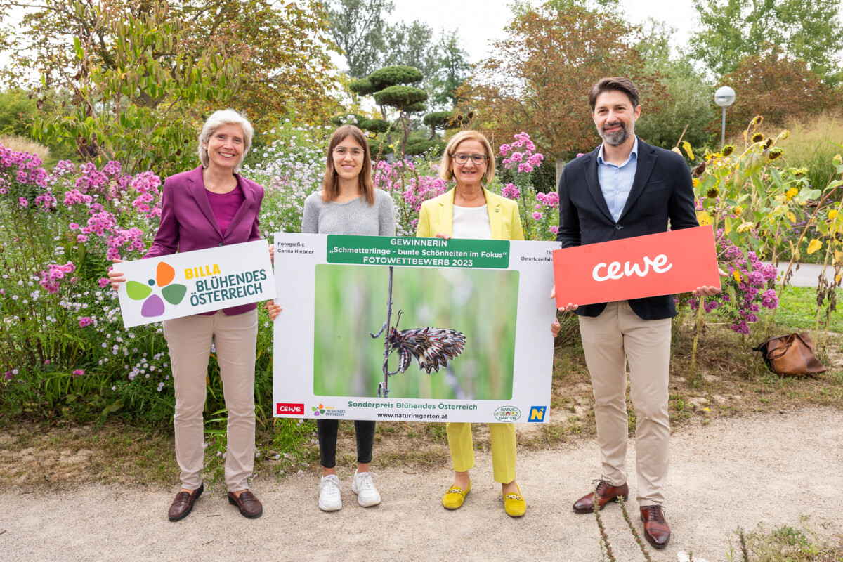 v.l.n.r.: Tanja Dietrich-Hübner (Vorstandsvorsitzende BILLA Stiftung Blühendes Österreich & Leiterin Nachhaltigkeit REWE International), Carina Hiebner (Sonderpreis Blühendes Österreich), Landeshauptfrau Johanna Mikl-Leitner, Michael Pollaschak (CEWE)