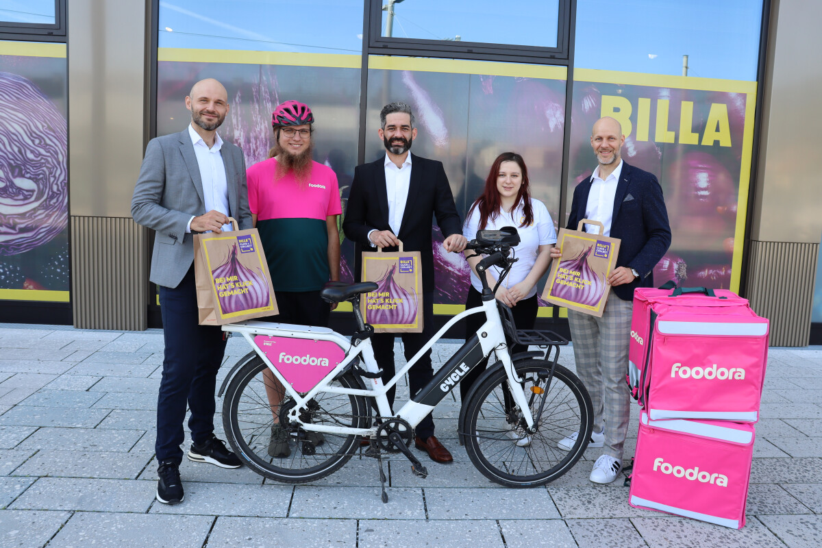 links: Igor Milojkovic, Leiter BILLA Retail Solutions, mittig: foodora COO Alexander Gaied, rechts: BILLA Vertriebsdirektor für die Steiermark und das Süd-Burgenland, Peter Gschiel