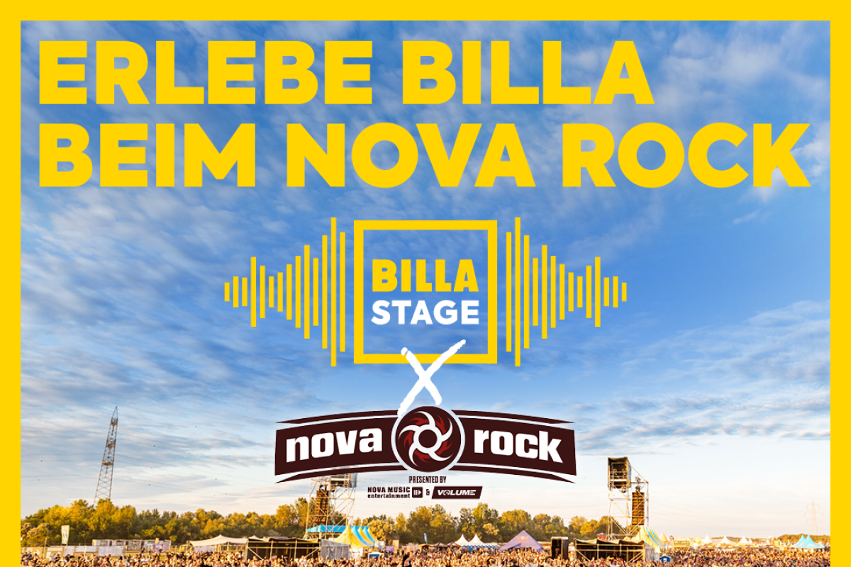 Menschenmenge bei einem Open-Air-Konzert mit einem "Nova Rock" und "Billa Stage" Banner. Blauer Himmel im Hintergrund. Text oben: "Erlebe Billa beim Nova Rock". Text unten rechts: "Voller Leben".