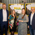 (v.l.n.r.): Felix Hnat (Obmann Vegane Gesellschaft Österreich), Verena Wiederkehr (BILLA Head of Plant-Based Business Development), Daniela Schwarz-Knehtl (Leitung BILLA Marketing) und Michael Paterno (BILLA Vorstand) zelebrieren die Pionierarbeit von BILLA im plant-based Bereich.