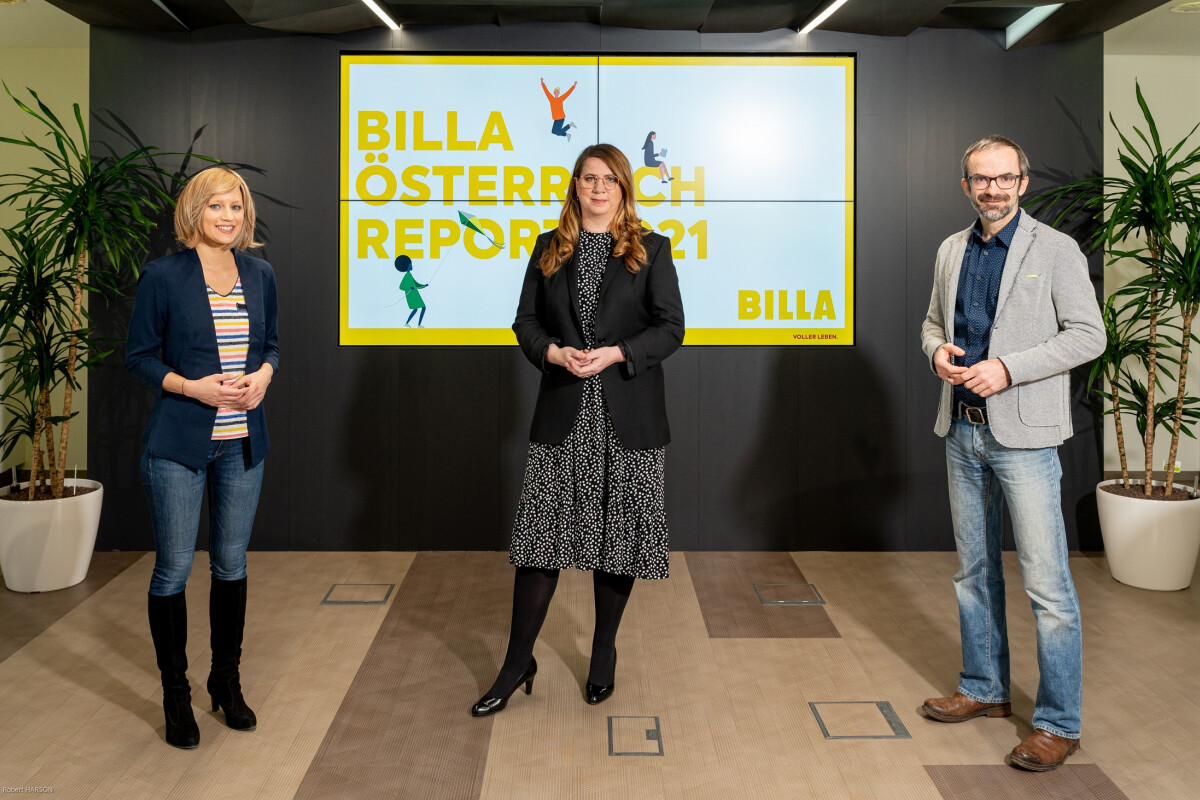 v.l.: Katharina Mühl (Glücksbotschafterin und Mentalcoach), Elke Wilgmann (Vorstand Consumer BILLA MERKUR Österreich) und Stefan Schiel (Managing Director marketmind) bei der Präsentation des BILLA Österreich Report 2021.