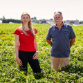 Klaudia Atzmüller, Geschäftsführerin von Ja! Natürlich, und Karl Mayer, Gutsleiter des Bio-Zentrums Lobau