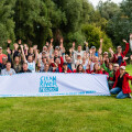 Das Ja! Natürlich Team säubert mit dem Clean River Project und Nationalpark-Rangern den Nationalpark Donau-Auen.