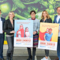 v.l.: Kurt Aschbacher, BILLA Vertriebsdirektor, Iris Straßer, Initiatorin und Leiterin des Netzwerks „Verantwortung zeigen!“, Beate Prettner, Landeshauptmann-Stellvertreterin, Jasmin Thamer und Matthias Liebenwein von der Diakonie de La Tour