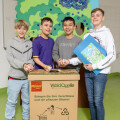 The first circular box from Waldquelle and Penny has arrived at MS Dietrichgasse. Teacher Werner Staudinger, Director Birgit Paar, Waldquelle Country Manager Vítězslav Staněk, PENNY Managing Director Ralf Teschmit and teacher Marion Wagesreiter (back from left to right) together with students of class 2c at MS Dietrichgasse.