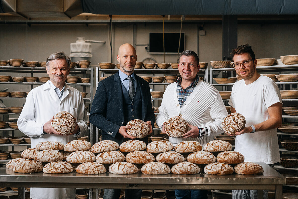 From left to right: Robert Köck, Peter Gschiel (BILLA Sales Director Styria), Josef Bauer-Gruber (Group Manager Regionality) and Dominik Köck.