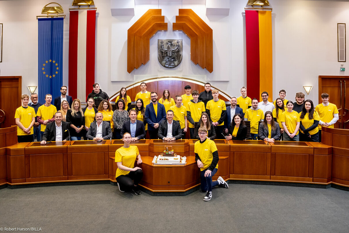 The BILLA apprentices gained some interesting impressions during their visit to the state parliament.