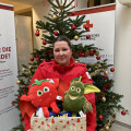 For warmth and security, PENNY donates boxes full of stuffed animals and toys to the Austrian Red Cross, which are distributed as Christmas parcels to children in need.