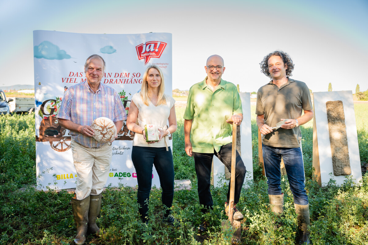 f.l.t.r. Herbert Nagl (organic farmer), Klaudia Atzmüller (Ja! Natürlich managing director), Andreas Steidl (Ja! Natürlich managing director), Walter Fitz (soil expert and consultant)