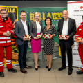 From left to right: Dimitris Nagl (Deputy Head of Rescue Service, Ambulance/Paramedic Service), Johannes Friedl (Head of Rescue Service, Ambulance/Paramedic Service), Katalin Koller-Vargan (BILLA Sales Manager), Nicole Wagner (Communications and Marketing, Cooperation & Sponsoring), Andreas Beitelberger (BILLA Market Manager), Georg Geczek (Deputy Provincial Rescue Commander)