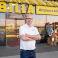 Andreas Mimra, a newly qualified BILLA salesman, is the fifth BILLA salesman in Austria to start his career in Krems an der Donau.