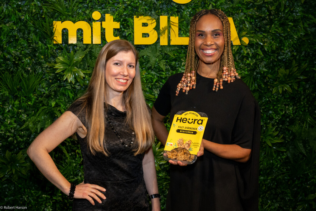 (from left to right): Verena Wiederkehr, BILLA Head of Plant-Based Business Development, together with Shani Wright, Heura Foods Head of Global Corporate Communications and PR, are pleased to announce that Heura's plant-based products are now exclusively available at BILLA, BILLA PLUS and BILLA PFLANZILLA.