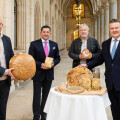 From left: Ja! Natürlich Managing Director Andreas Steidl, REWE International AG Executive Board Member Marcel Haraszti, Karl Mayer (Head of the Lobau Organic Centre) and Mayor Michael Ludwig