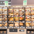 MERKUR takes further action against food waste and tests intelligent self-service shelving in the bakery shop.