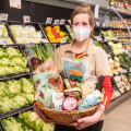 A shopping basket full of organic products: At the start, the selection comprises about 135 products - mainly from the dry goods assortment - and will be continuously expanded in the coming months.