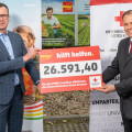 Mario Märzinger, PENNY CEO, and Peter Kaiser, Deputy General Secretary of the WCC, are delighted about the generous donations made by PENNY customers.