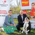 In future, PENNY will refrain from selling fireworks throughout Austria. From left: Madeleine Petrovic, President of Tierschutz Austria and Ralf Teschmit, PENNY CEO