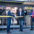 From left to right: (front) Sebastian Schuschnig (Provincial Councillor), Kurt Aschbacher (BILLA Head of Sales) and Friedrich Paulitsch (Mayor of Baldramsdorf) as well as (back) Patrick Kleinfercher and Christoph Raunig (founders of myAcker) at the grand opening of the new BILLA Regional Box location in Baldramsdorf