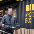 BILLA employees regularly fill the BILLA Regional Boxes with fresh food.