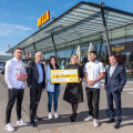 From left to right: Perparim Mustafa (BILLA store manager), Hermann Weiß (BILLA head of sales), Azime Kayikci (assistant to the pedagogical director of ITA Vienna and educational and vocational coach), Suzana Bauer (BILLA regional manager), Emre Yunus Ucan (BILLA apprentice) and Georg Prinz (BILLA regional manager) at the cheque presentation in front of the BILLA store