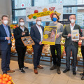 From left: Fabian Sticker (BILLA Sales Manager), Miklos Koleski (BILLA Store Manager in Goldeggasse), Hermann Weiß (BILLA Sales Director), Harmen Vuijk (Coaching & Project Management Specialisterne), Marc Hoff (BILLA Sales Manager) and Caroline Wallner-Mikl (REWE Disability Manager) at the start of the 