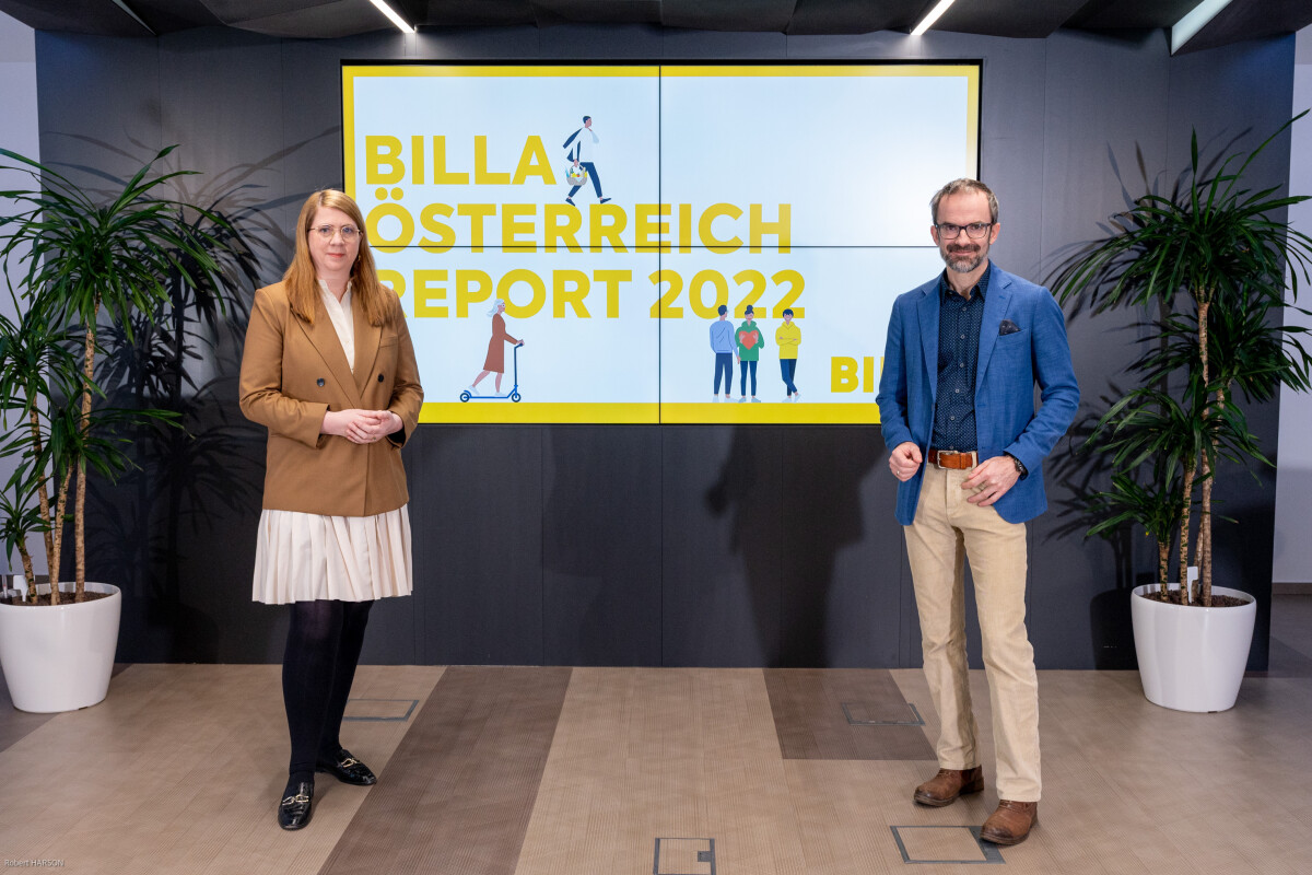 From left: Elke Wilgmann, Member of the Board Consumer BILLA, and Stefan Schiel, Managing Director marketmind, presented the results of the current BILLA Austria Report 2022