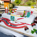 The cake with the coats of arms of the individual federal states and Sacher cubes was handed over as a sign of the successfully implemented fundraising campaign.