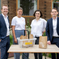 From left: Fabian Spicker (BILLA Sales Manager), Caroline Loudon (Deputy Managing Director Vienna Hobby Lobby), Fabienne Roth (Corporate Cooperations Teach For Austria) and Stefan Weinlich (BILLA Sales Director) are pleased that they were able to support 100 pupils with BILLA Jausensackerl during the summer weeks.