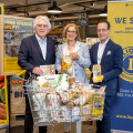 From left to right: Karl Brewi, Treasurer of Lions Austria, Governor Johanna Mikl-Leitner and BILLA CEO Robert Nagele thank everyone who is doing good on 6 April.