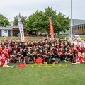 The American football club Red Tigers from Vienna-Floridsdorf collected the most tickets - BILLA board member Michael Paterno congratulated them on site.