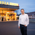 Patrick Bastirsch starts as a BILLA shop assistant at Wienerstrasse 16 in Himberg, Lower Austria.