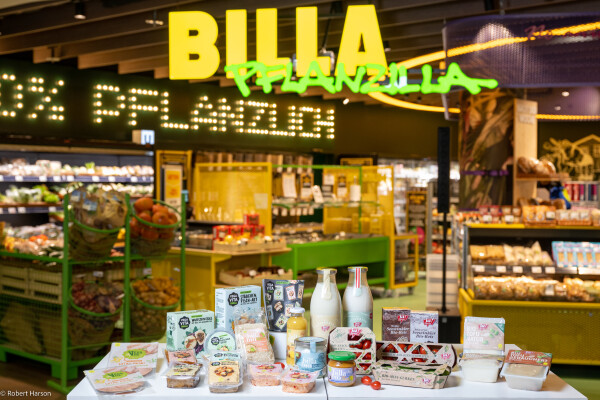 Im BILLA PFLANZILLA sind mehr als 2.500 rein pflanzliche Produkte – auch Neuheiten der BILLA Eigenmarken – erhältlich.