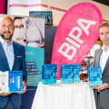 v.l.: Christoph Steininger, Virologe und Mitbegründer von Lead Horizon, und Thomas Lichtblau, Geschäftsführer BIPA