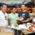 Im Zuge des Einzugs der Habibi & Hawara Speisen in ausgewählte BILLA Marktküchen lernten die Mitarbeiter:innen die österreich-orientalische Fusion-Küche aus erster Hand kennen.