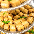 Die Habibi & Hawara Speisen wurden unter anderem auf Etageren den Gästen präsentiert.