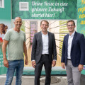 From left: Aviv Eytan (Vertical Field), Eric Scharnitz (BILLA Sales Director) and Michael Eichinger (BILLA Group Manager Fruit & Vegetables) are happy about the successful start of the project.