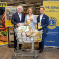 From left to right: Karl Brewi (Treasurer of Lions Austria), Governor of Lower Austria Johanna Mikl-Leitner and BILLA CEO Robert Nagele thank for the generous donations.