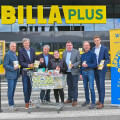 From left to right: Sepp Lengger (Lions Board Member), Dieter Krassnitzer (Lions Board Member), Ulli Terkl (Lions Board Member), Melanie Mitterer (BILLA PLUS Store Manager), Edelbert Schmelzer (BILLA Sales Manager), Josef Morak (Lions Board Member) and Tobias Jordan (BILLA Sales Manager) are delighted with the many donations in kind from BILLA PLUS customers in Carinthia on LEO and Lions Collection Day.
