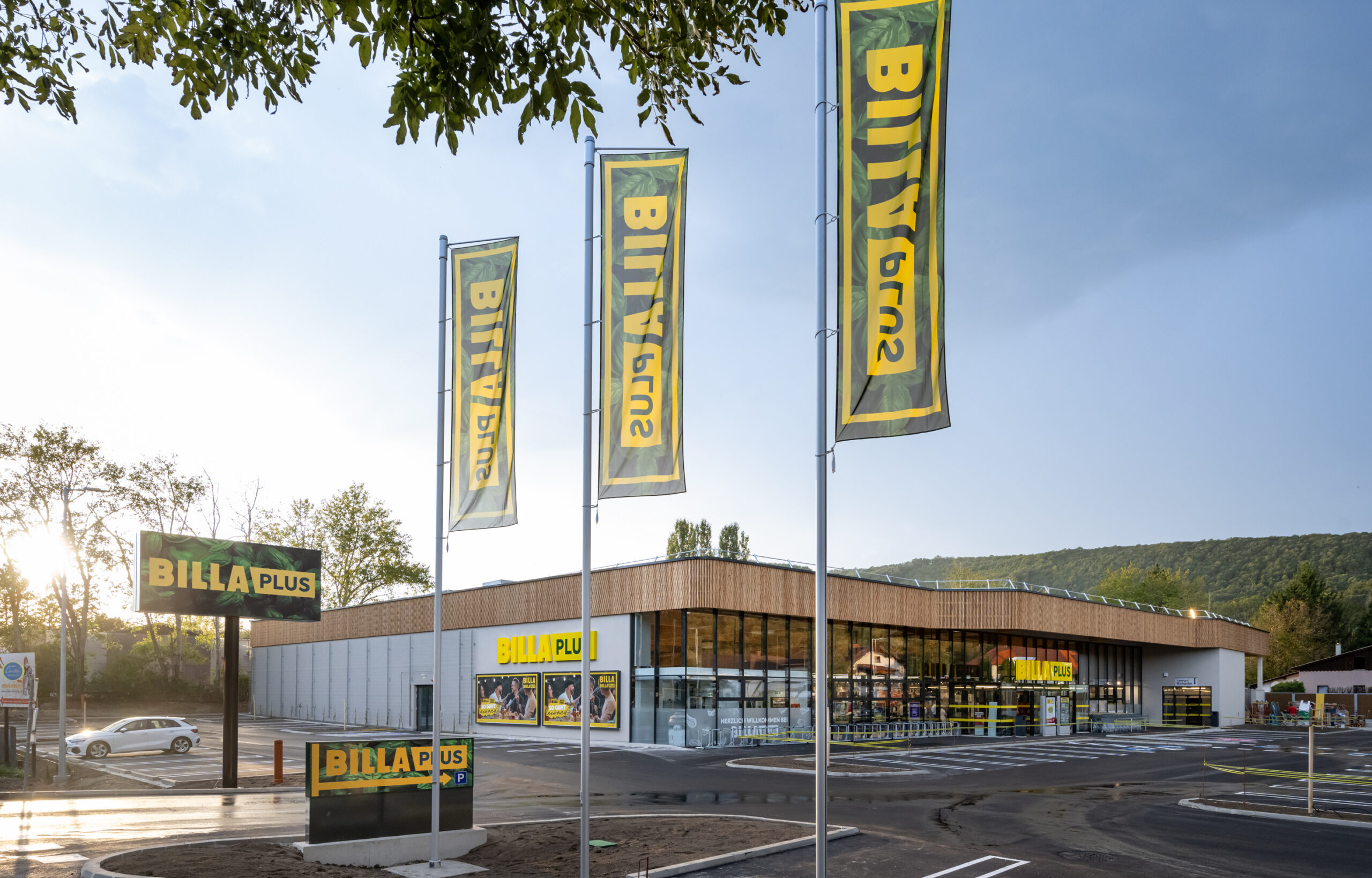 Außenansicht des BILLA PLUS in Breitenfurt